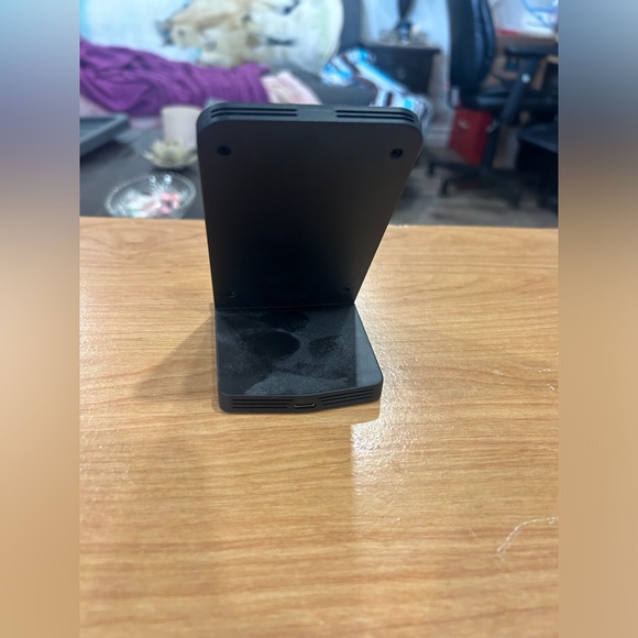 Free Phone charger - Picture 3 of 3